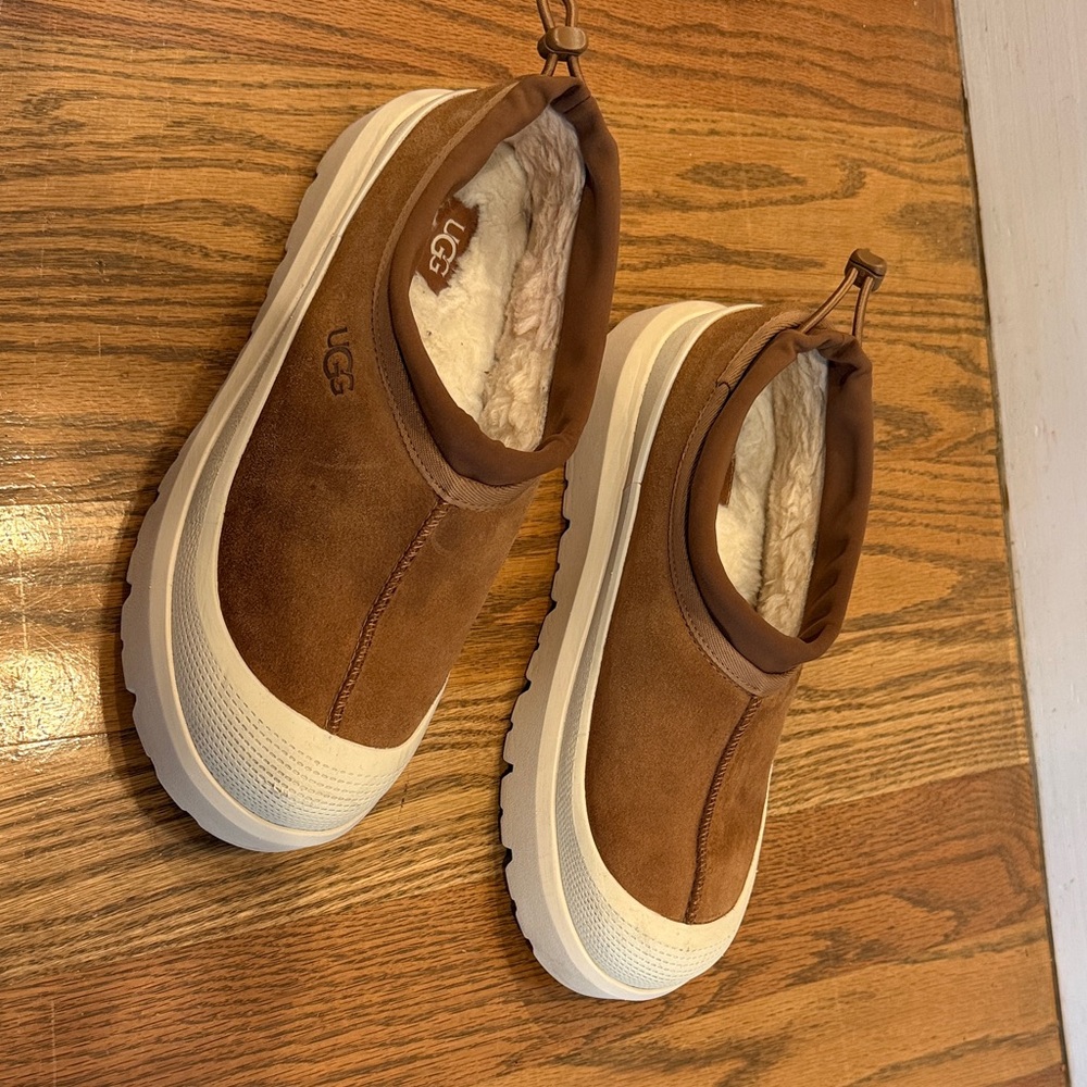 UGG Tasman Weather Hybrid Slip-On Men's 9/ Women's 10